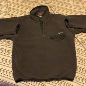 Men’s Patagonia fleece sweater